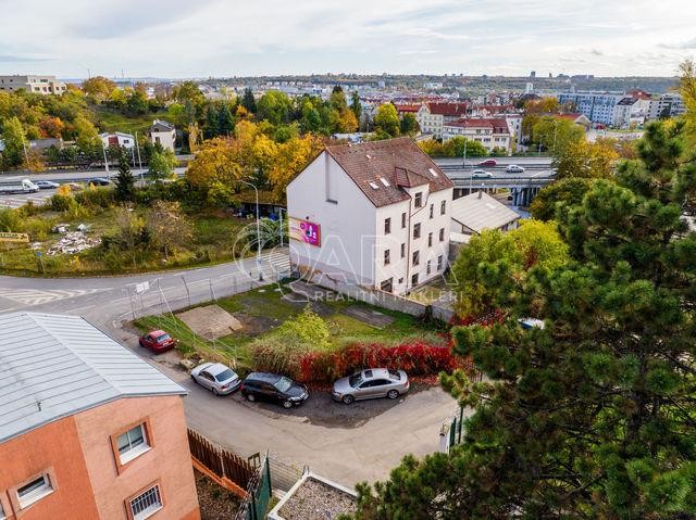 Pronájem pozemku o velikosti 559 m2 v ulici Davídkova, Praha 8 –Horní Libeň