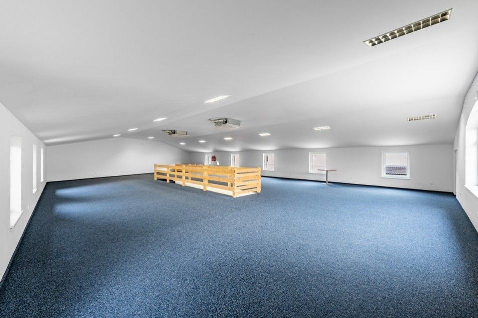 Areál u Lochkovského tunelu (485m2) D0 - kanceláře, sklady, výroba, 4 parkovací místa