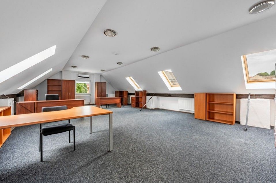 Areál u Lochkovského tunelu (485m2) D0 - kanceláře, sklady, výroba, 4 parkovací místa