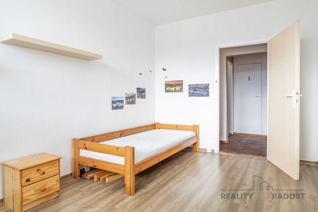 Podnájem bytu o velikosti 72 m2 s lodžií o dispozici 3+1 na ul. Jana Maluchy v Ostravě.