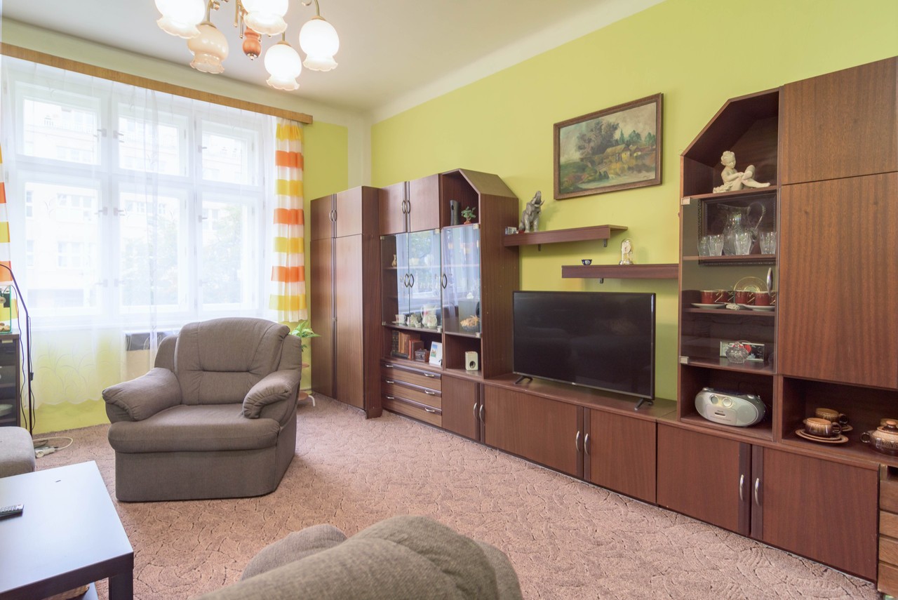 Doporučujeme ke koupi světlý byt 2+1 s balkonem, 87 m2, Jugoslávských partyzánů, Praha 6 - Bubeneč