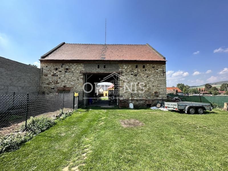 Prodej rodinného domu, zemědělské usedlosti, obec Charvatce u Loun 
