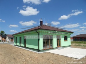 Prodej výstavby domu 4+kk, nízkoenerget. tř. B, Hosín u Českých Budějovic, parcela s výměrou 753 m2