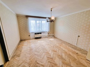 Prodej/pronájem bytu 2+1/balkon/sklep, 61m2, OV, cihla, 1.patro, Sezemická ul., Pardubice, k rekonstrukci