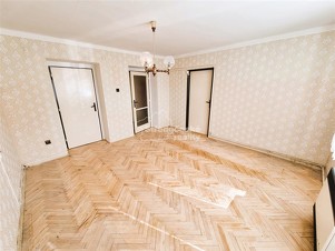 Prodej/pronájem bytu 2+1/balkon/sklep, 61m2, OV, cihla, 1.patro, Sezemická ul., Pardubice, k rekonstrukci