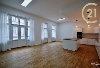 Nabízíme k prodeji kanceláře po rekonstrukci, 168 m2, Plzeň