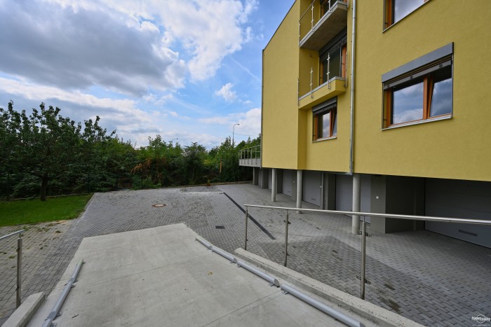 Pronájem novostavby bytu 3+kk s velkou terasou v Brně Líšni, ulice Holzova
