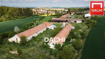 Nabízíme k prodeji areál bývalého ZD Morkovice - Slížany o ploše 19.755 m².