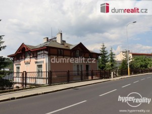 Prodej bytu 4+1 Na Vyhlídce s výhledem na Karlovy Vary 