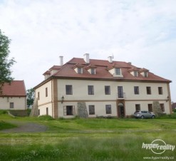 Agroturistické centrum s pozemky, Pavlíkov-Skřivaň