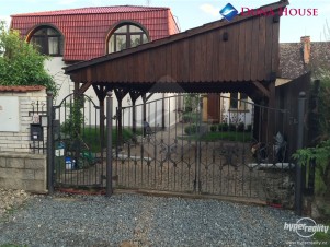 Prodej úsporného RD 4+KK s pozemkem 712 m², Nový Vestec, Praha - východ.
