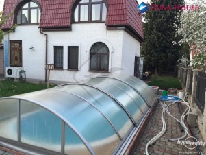 Prodej úsporného RD 4+KK s pozemkem 712 m², Nový Vestec, Praha - východ.