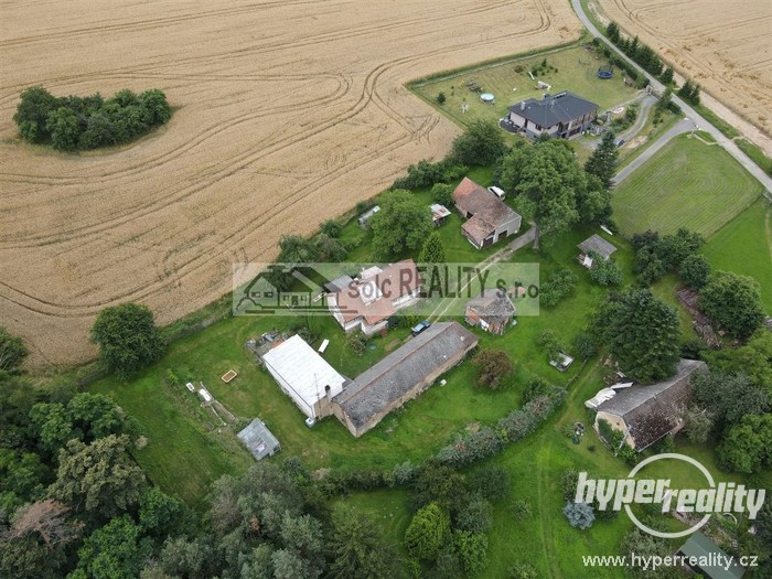 Prodej  zemědělské usedlosti 2xRD + stodola, poz. 3989 m2 - Lipí