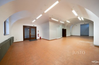Pronájem obchodních prostor 153 m² v Třeboni